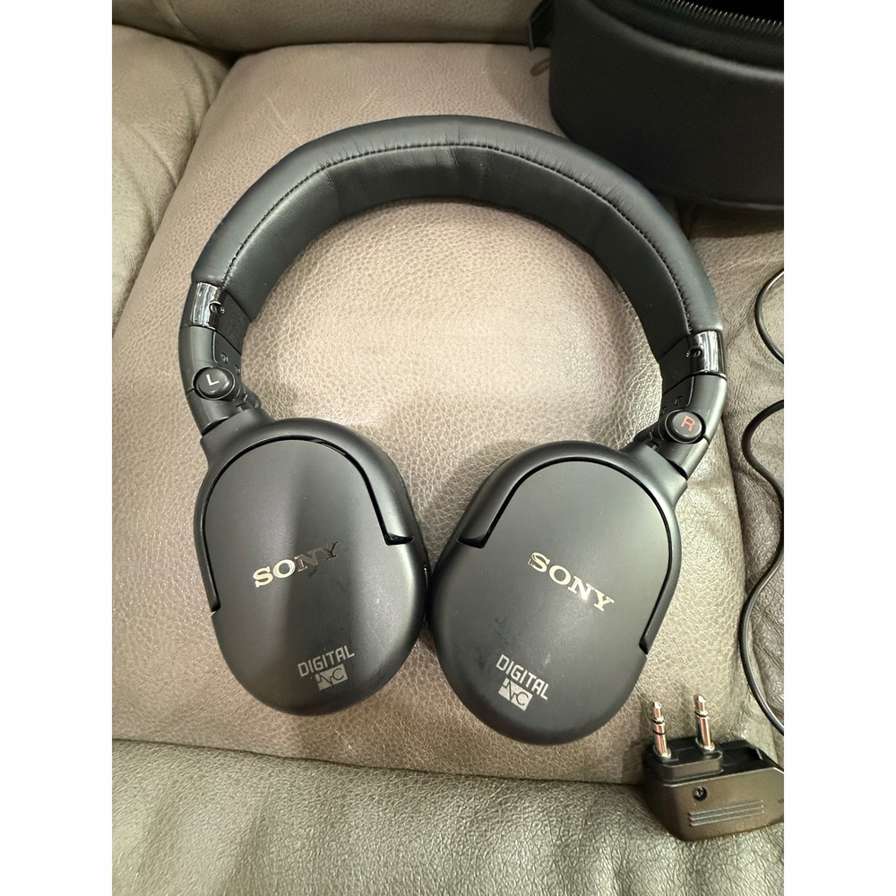 Sony Digital Noise Canceling‎ Over Ear Headphones Black with Case and Adapter